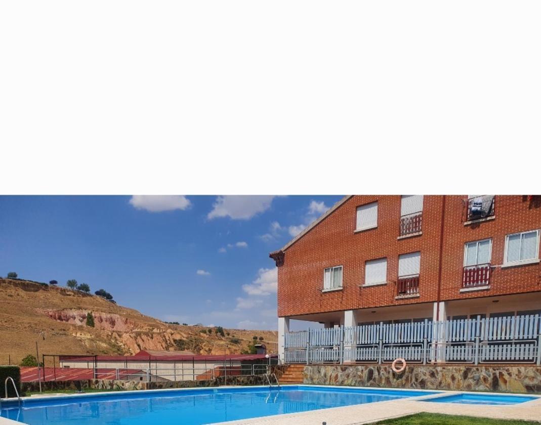 Apartahotel La Lastrilla Exterior photo